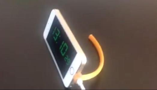 iPhone lightning stand