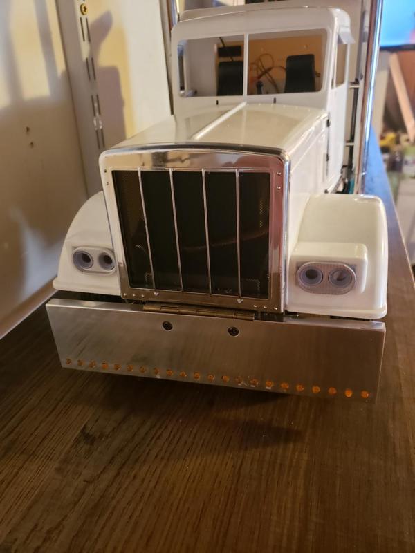 1/14 grand, or king hauler round headlight conversion