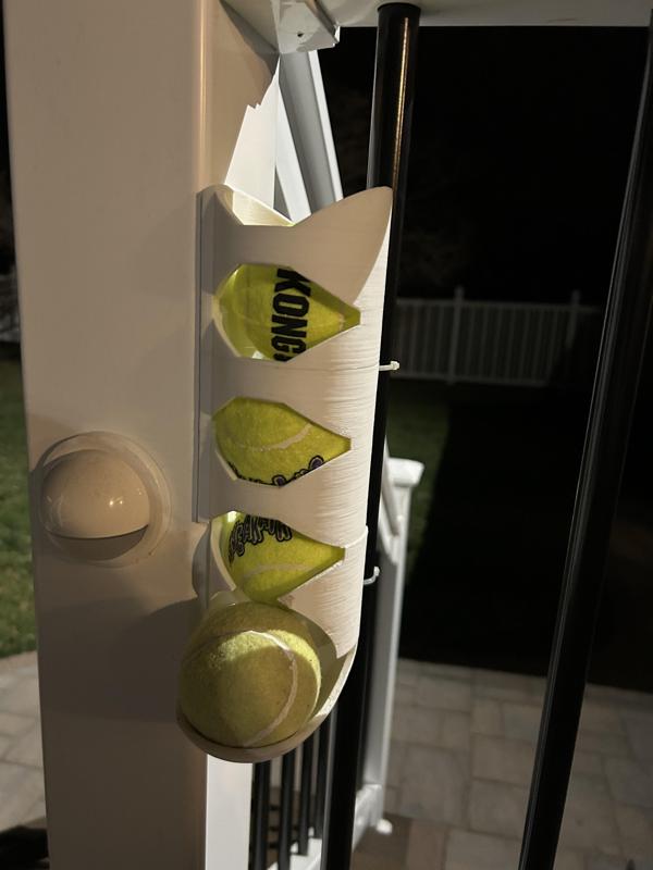 Tennis ball rack