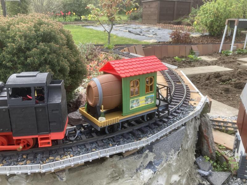 Wine barrel car model railroad LGB