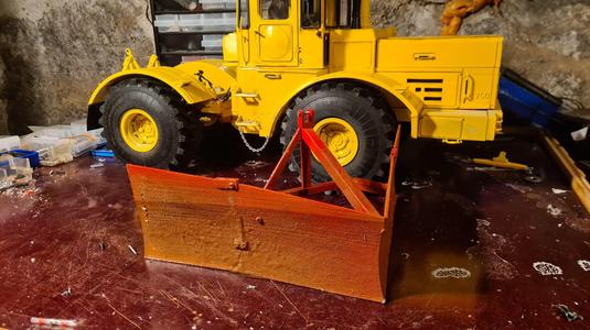 Snowplow for MUDRUNNER K700 KIROVETS RC TRACTOR 4X4