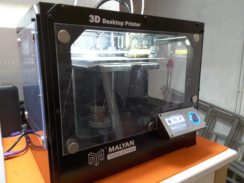 Malyan M180 Tilted Control Panel