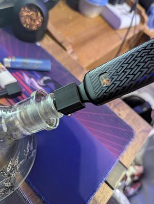 14mm dispo pen adapter for bong. Major league extractions 1.1g