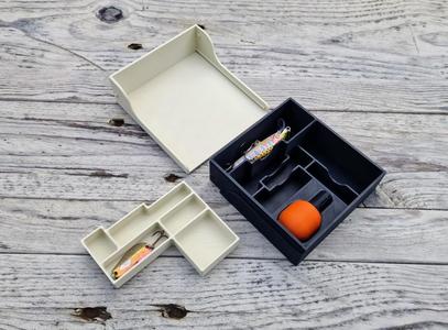 Small two-compartment tackle box