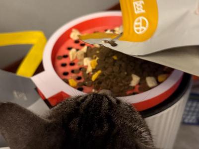 Cat food sieve, freeze-dried food sieve