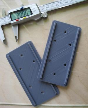 Flat, reinforced furniture/desk connector