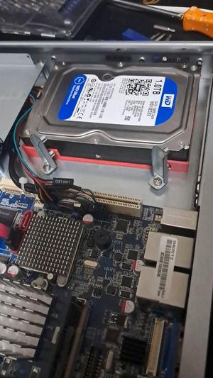 Hard Disk 3.5 Cage for a cheap rack 1U