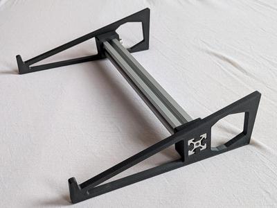 Basic laptop stand