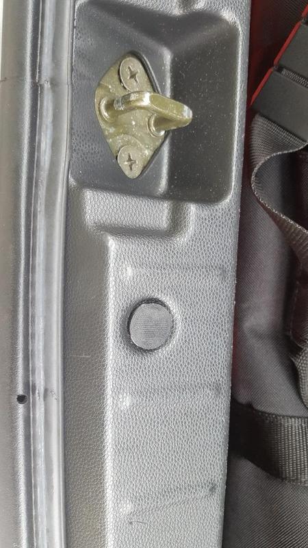 Cover fixing split for Suzuki Ignis 2 luggage space