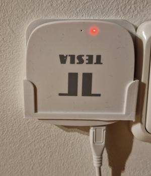Držák pro Tesla smart hub
