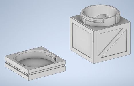 Crate with 90° snap lid and label
