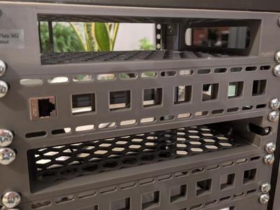10-inch 1U Keystone patchpanel (8) with vent holes