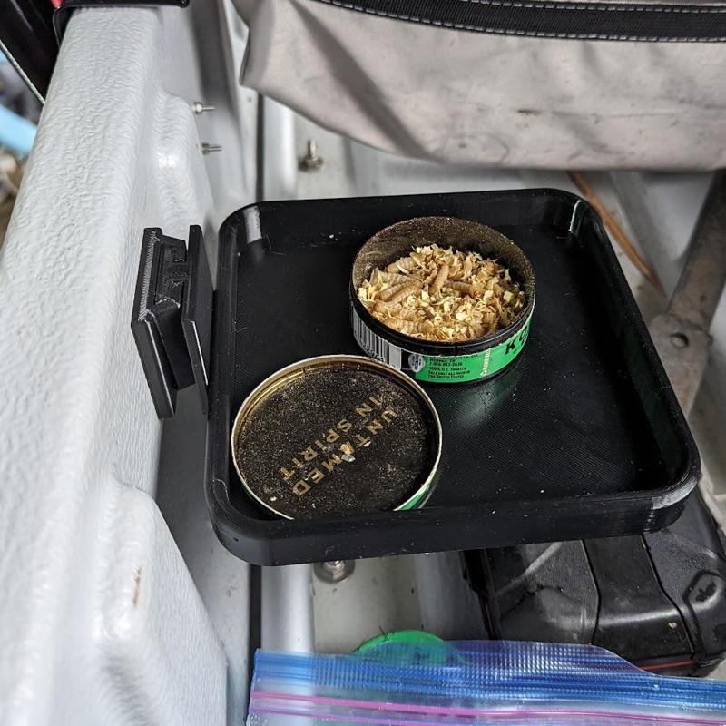 Mountable Tray