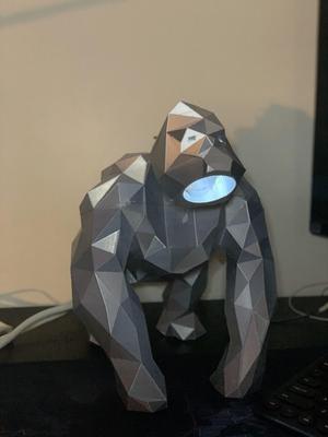 Kong low poly table lamp