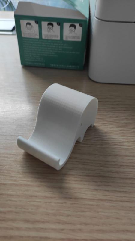 Wider elephant iphone holder