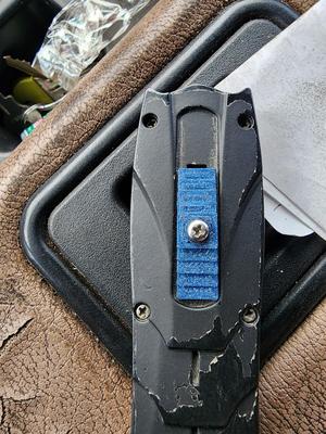 OTF Knife "switch"
