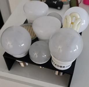 Lightbulb holder sorter