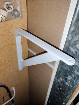 Angle bracket