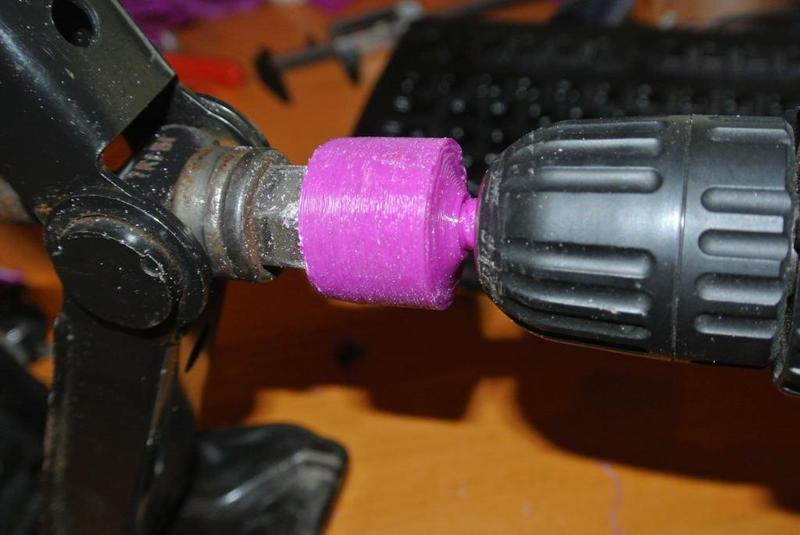 Chrysler/Dodge Neon 1997 jack to electric drill adapter.