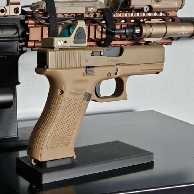 AIRSOFT GLOCK 19x STAND/HOLDER/DISPLAY