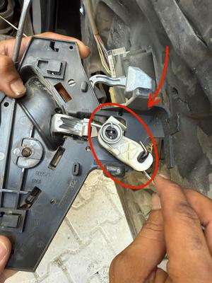 Citroen C5 door lock gear (R)