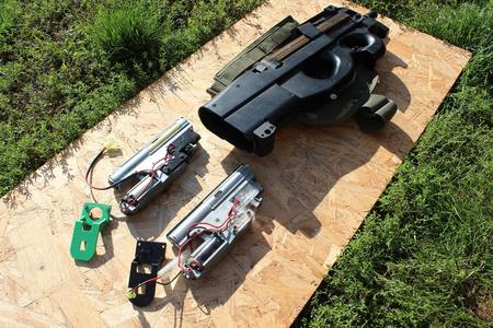 P90 geabox stop, original and modified version