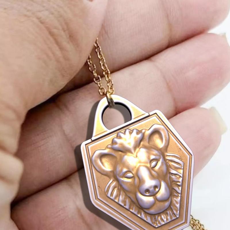 Lion Pendant M01