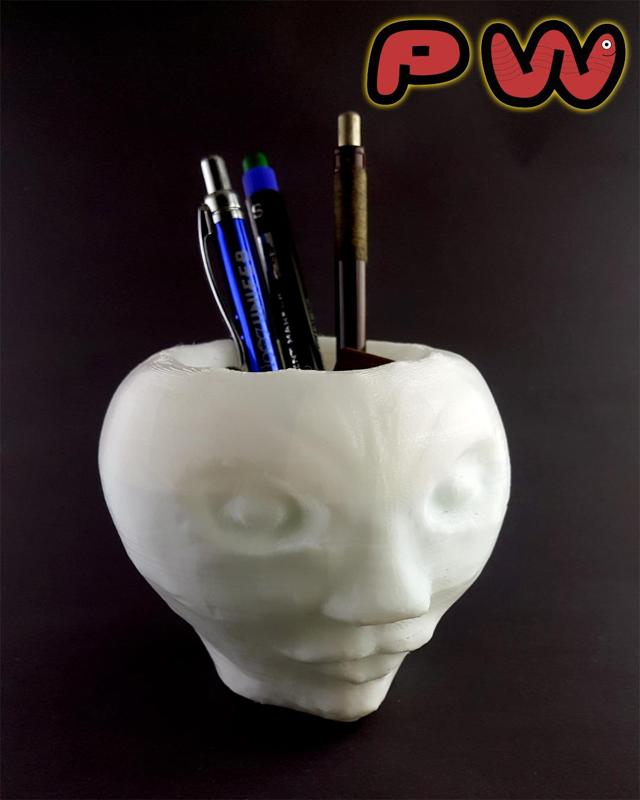 Decorativ Face Pot or Penbox