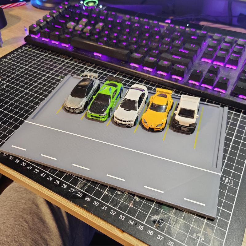 1:64 Garage Centered Parking Bays - Early Bird Price