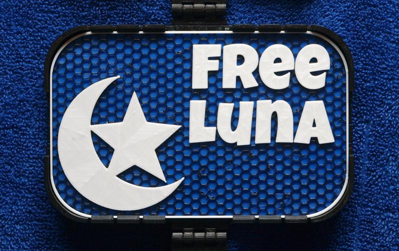 Free Luna sign