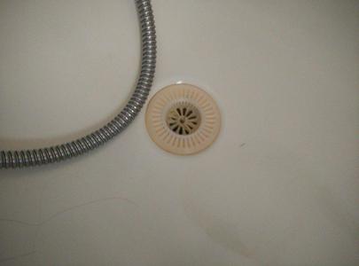 Bathtub hair grate
