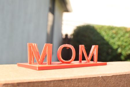 Illusion Word Stand(MOM & WOW)
