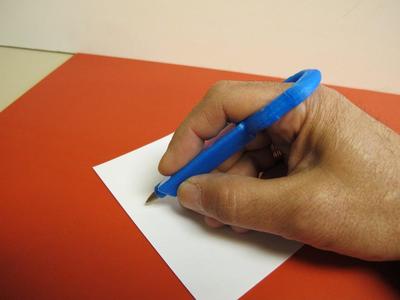 Bolígrafo con anillo /Adapted ring pen holder