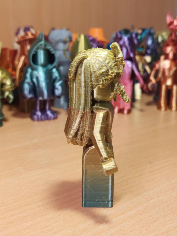 ROBLOX avatar girl with long hair