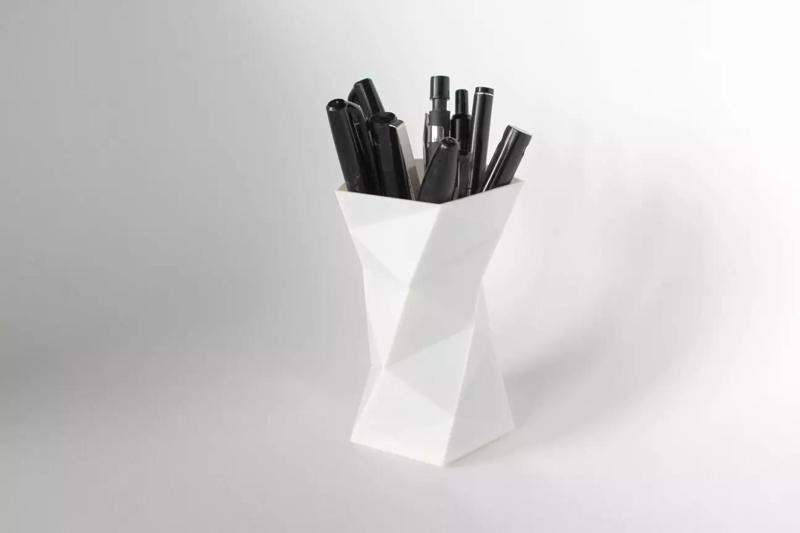 008a - Pen Holder - Faceted -