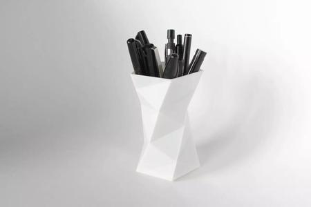 008a - Pen Holder - Faceted -