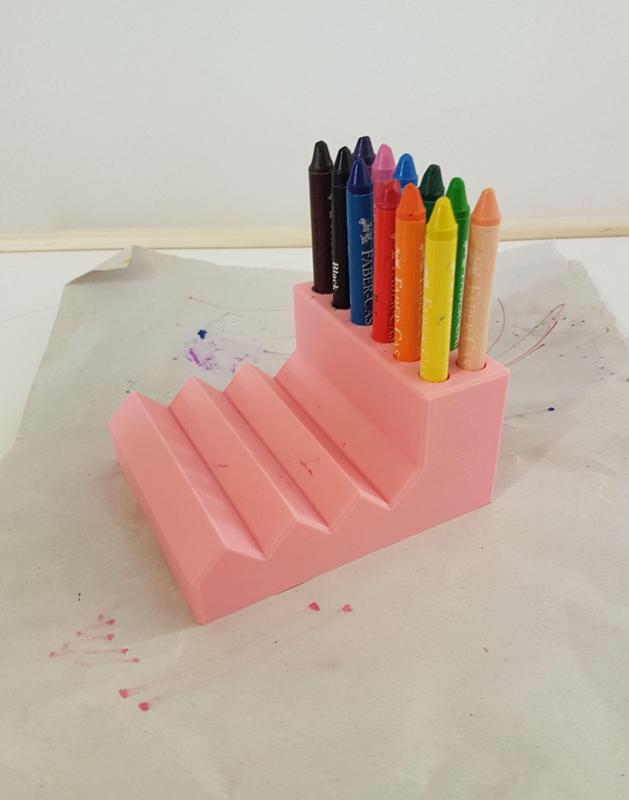12 Crayon stand