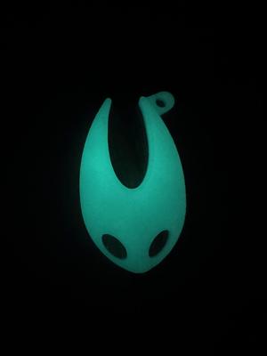 Hornet's mask keychain from Hollow Knight: Silksong