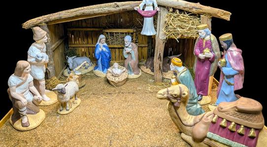Nativity set - Nativity figures - Christmas - Jesus' birth - Nativity play
