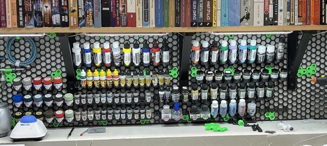 30 and 32mm paint holding cups for Yozer's modular HSW dovetail paint rack