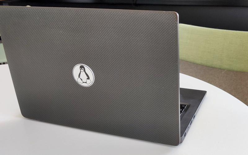 Linux Laptop Logo