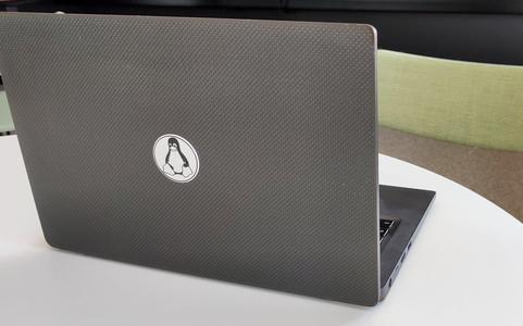 Linux Laptop Logo