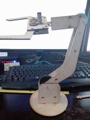 Brazo Robótico Electrónico