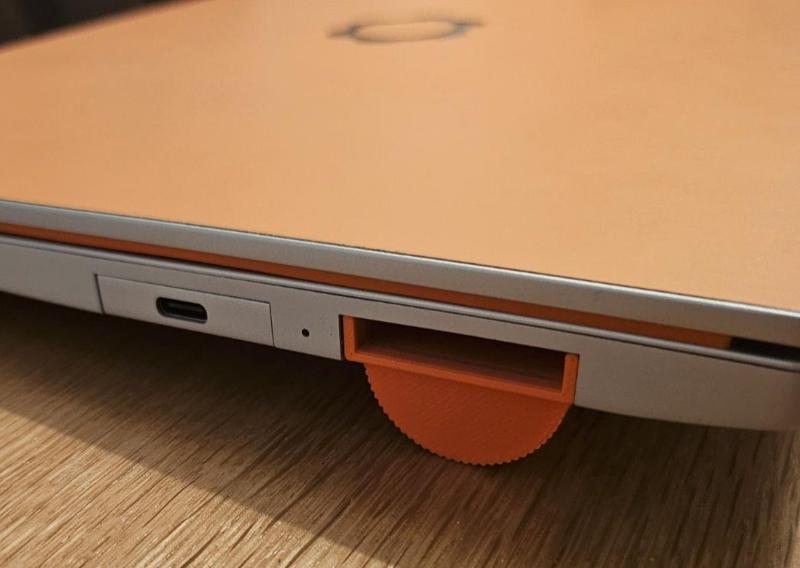 Expansion card feet for Framework laptop