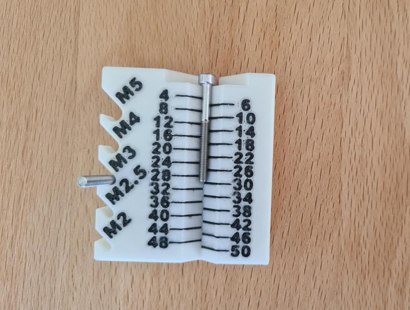 Small metric screw measurement MMU (multi-material)