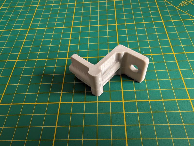 Battery fixing plate for Aprilia RSV / Tuono