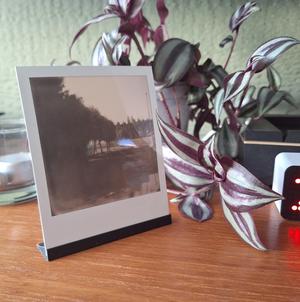 The Simplest Polaroid Picture Stand