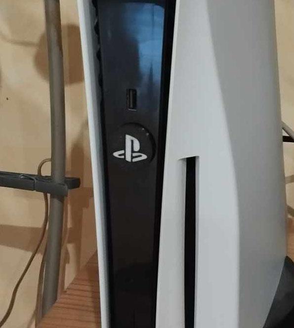 Badge USB-C PS5 - Black Background