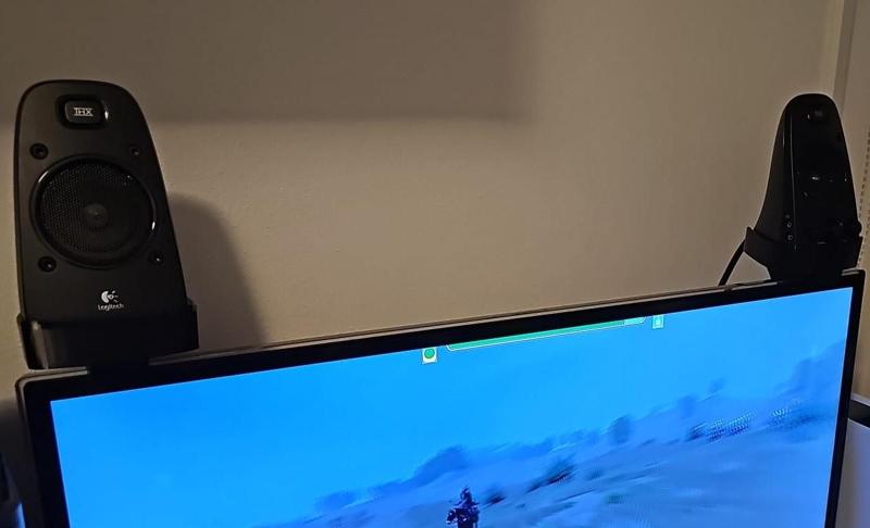 Logitech Z623 Samsung TV Mount - 2cm bezel