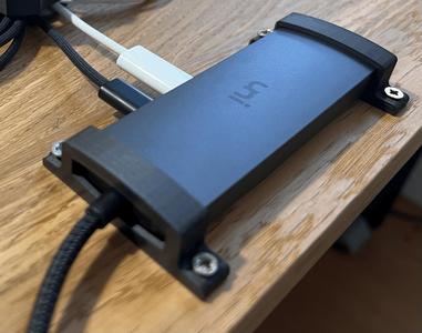 Uni USB-C-Hub Desk Mount